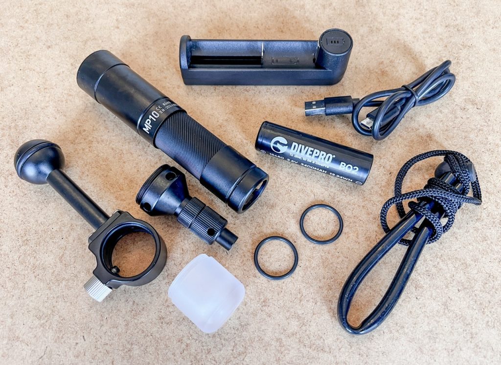 Détails des accessoires de la lampe MP10