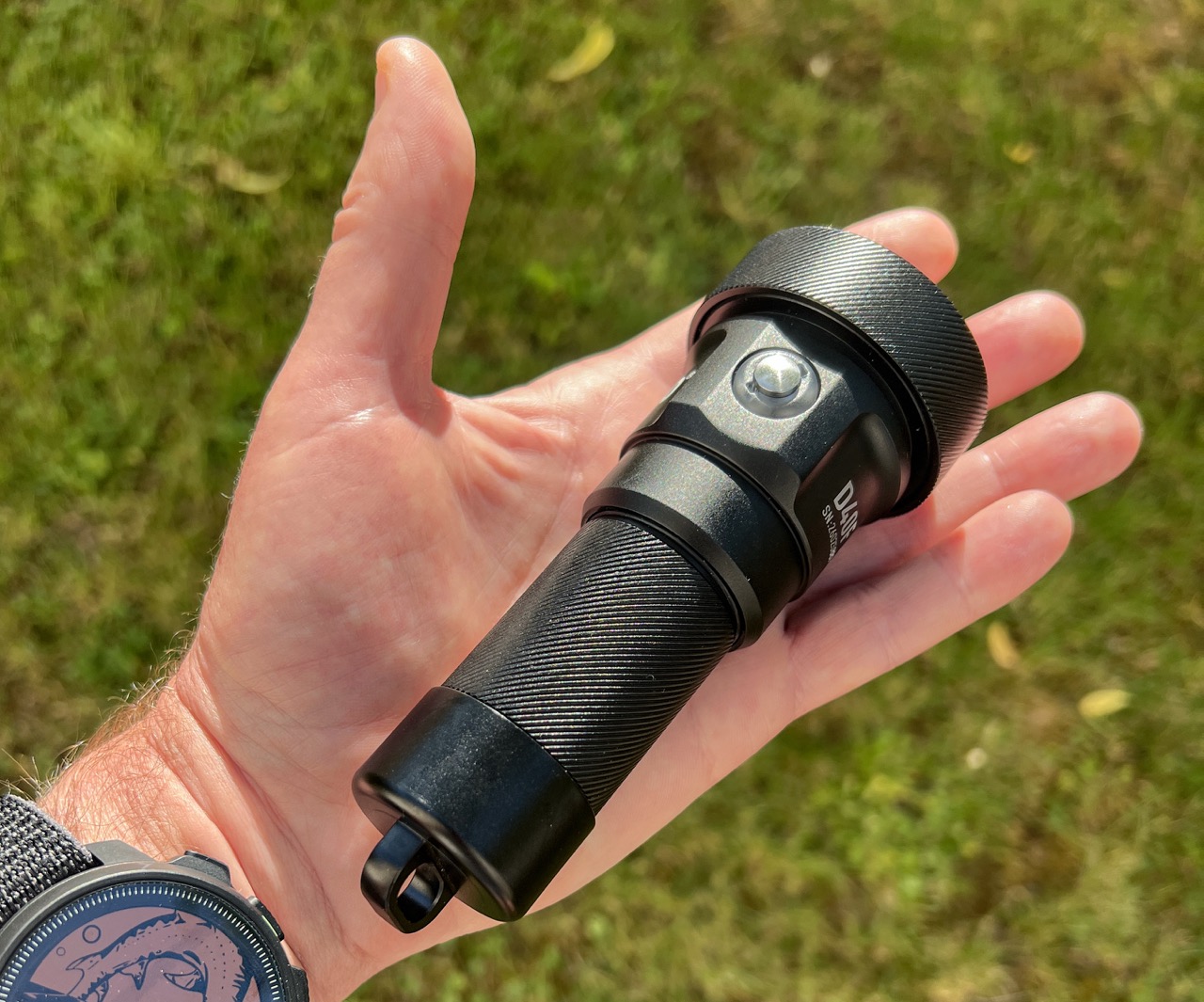 Phare vidéo D40F de Divepro sous l'eau